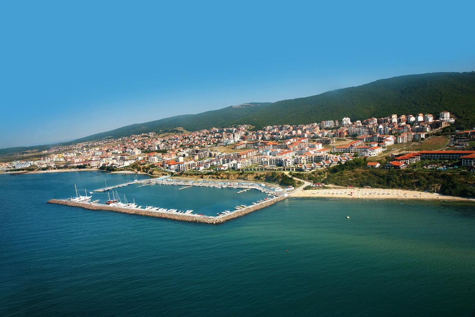2 Bedroom Apartment Sveti Vlas With 2 Balconies And Sea Views Экстерьер фото